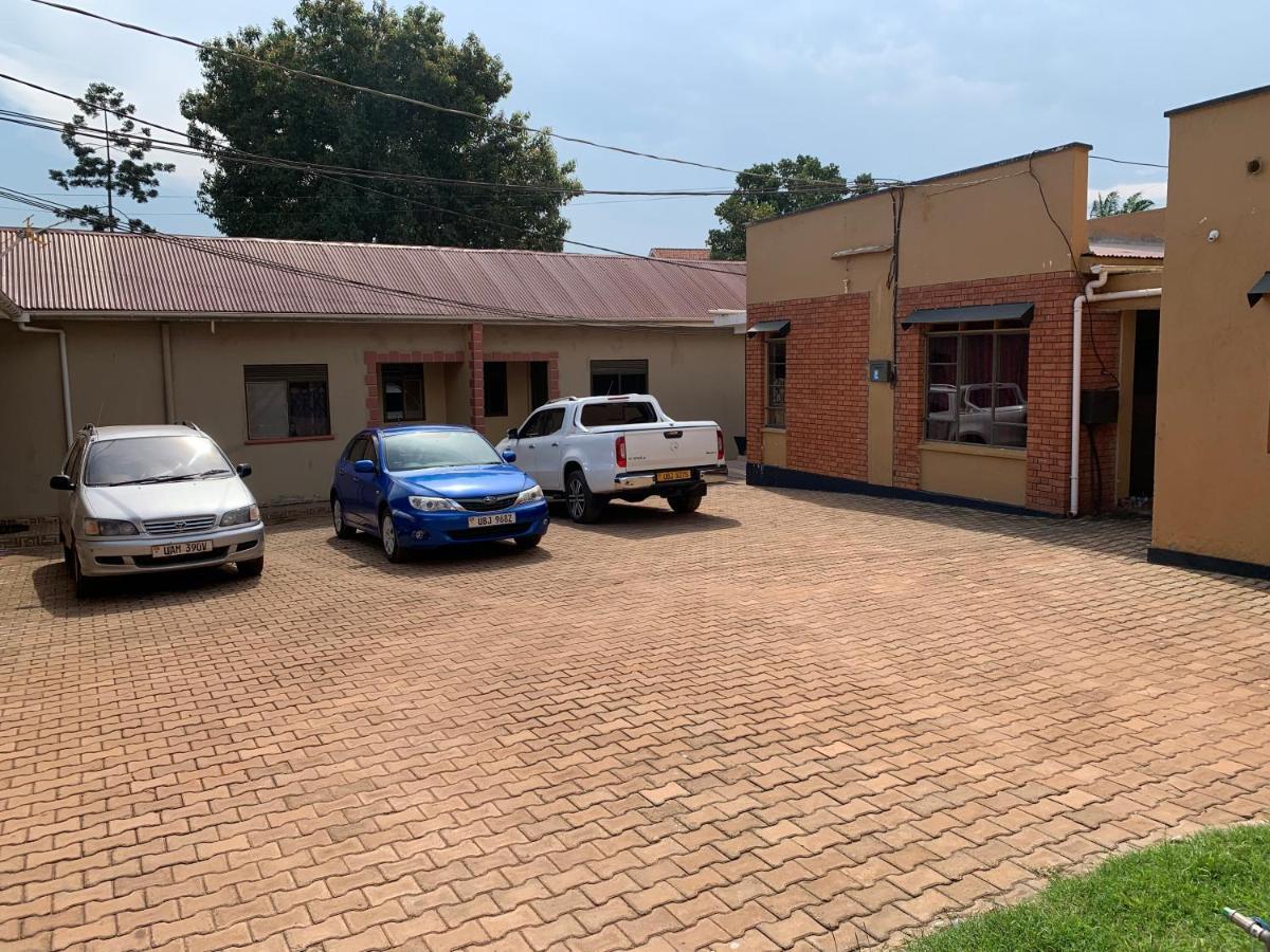 Lark Suites -Bukoto Kampala Eksteriør billede